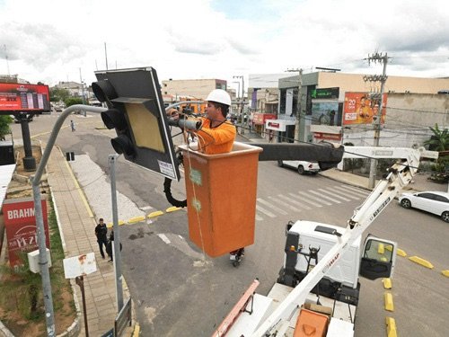 DTTRANS define nova configuração no trânsito da Bomba com retirada de semáforos e implantação de rotatória