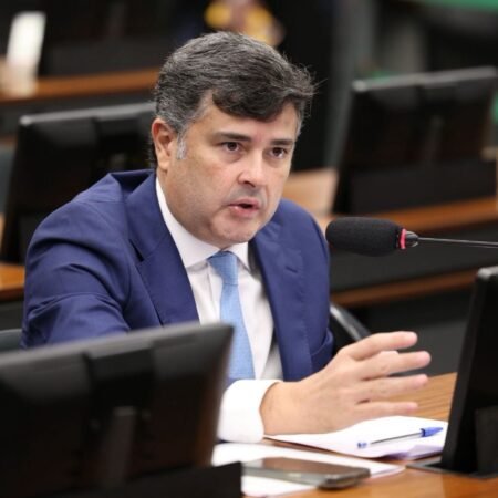 Diante das constantes quedas de energia em Pernambuco, Eduardo da Fonte apresenta projeto para garantir ressarcimento aos consumidores em casos de falha