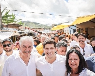 JOÃO CAMPOS SEGUE EM CAMPANHA NO INTERIOR PROMETENDO RESGATAR SERVIÇOS DO ESTADO