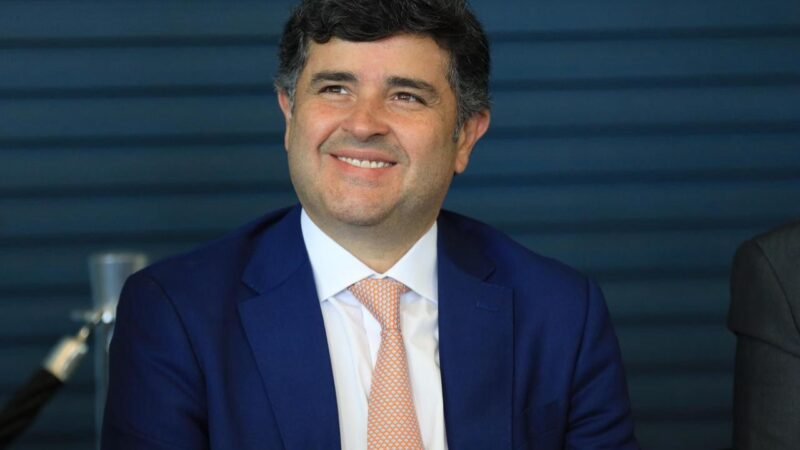 Deputado Eduardo da Fonte apresenta projeto que amplia direitos para pessoas com fibromialgia incapacitante