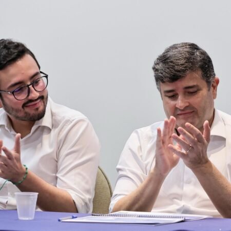 Comissão aprova projetos de Eduardo e Lula da Fonte que garantem duas refeições diárias a alunos da rede pública