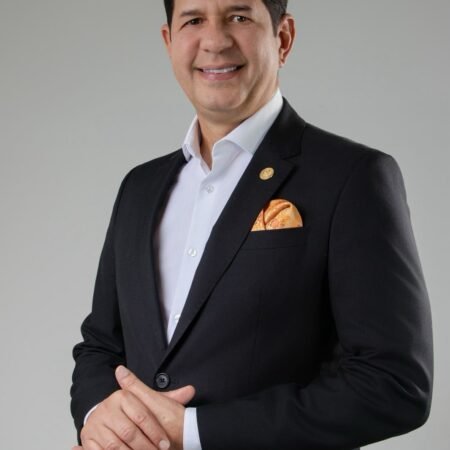 Pr. Dr. Esdras Cabral: expectativa para o cenário político de Pernambuco