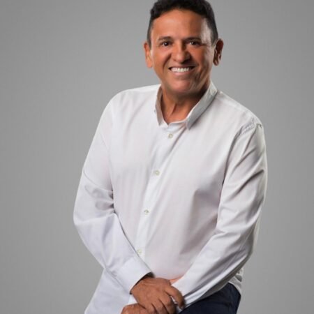 Carlos Britto anuncia afastamento da direção do Blog e com foco na pré-candidatura à Câmara Federal