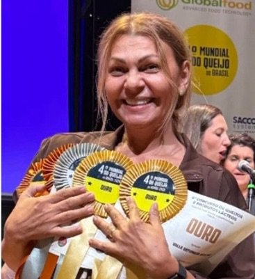 Queijeira salgueirense Gilvonete Vidal conquista medalhas de ouro, prata e bronze no 4° Mundial do Queijo do Brasil