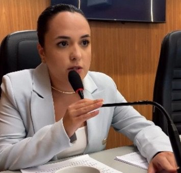 Eduarda Sampaio propõe reserva de 5% das unidades habitacionais de programas sociais em Salgueiro para mulheres vítimas de violência
