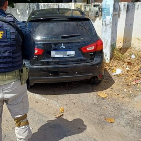 Veículo furtado na Bahia, é recuperado em Pernambuco