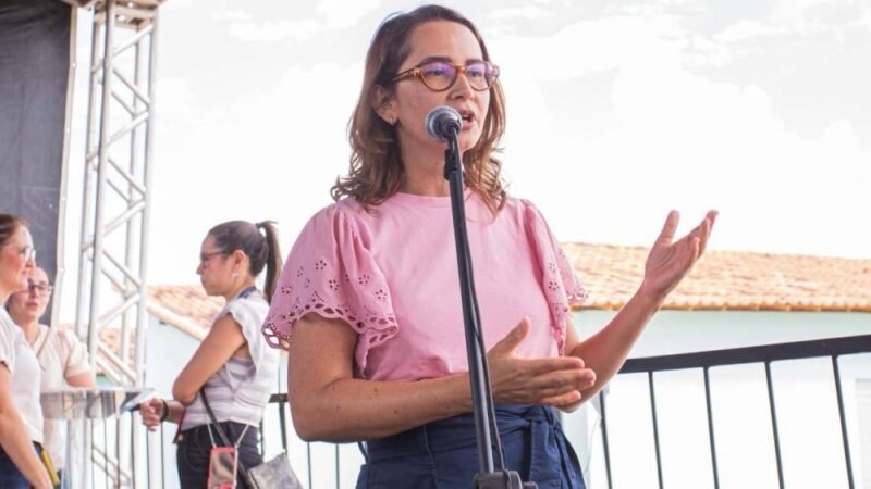 Deputada Débora Almeida receberá Títulos de Cidadã em Machados e Belo Jardim
