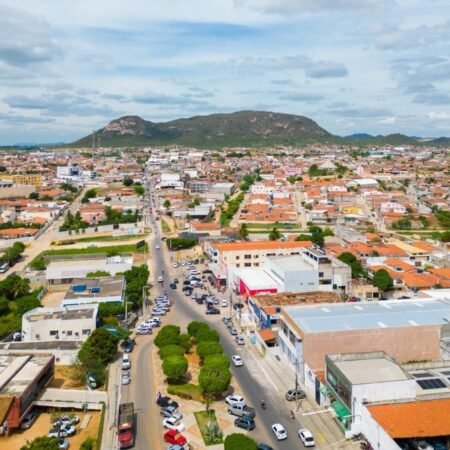 Comércio e construção civil aquecem economia de Salgueiro e fazem município ficar entre os que mais geraram empregos no Sertão em março