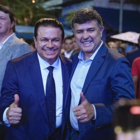 Durante Cruzada em Barreiros ao lado de Adalto Santos, Eduardo da Fonte recebe gratidão da Igreja Assembleia de Deus