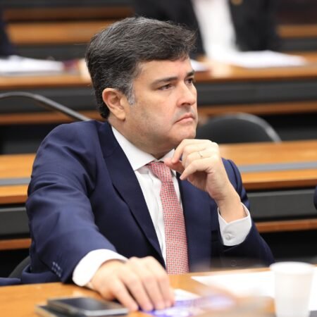 Eduardo da Fonte pede ao presidente Lula redução de impostos para proteger Polo de Confecções de Pernambuco