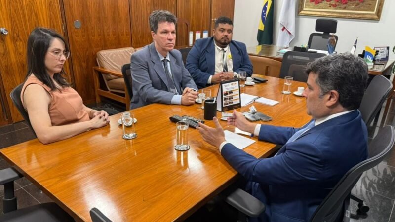 Eduardo da Fonte recebe Sindicato dos Médicos e defende valorização da categoria