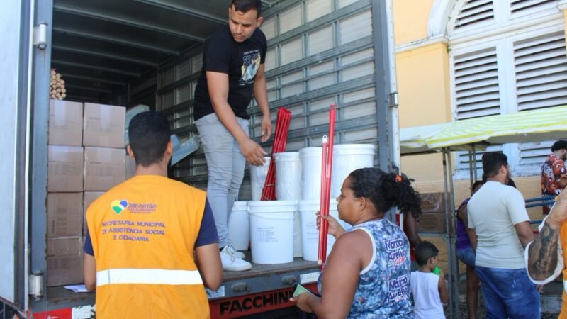 Programa Amor por Jaboatão entrega donativos às famílias atingidas pelas chuvas na Moenda de Bronze