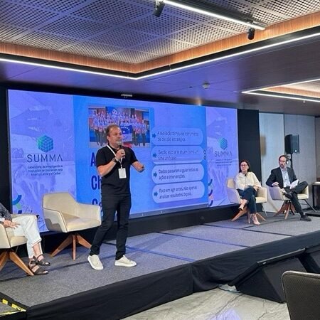 Fabinho apresenta resultado expressivo da educação de Salgueiro em evento internacional sobre alfabetização