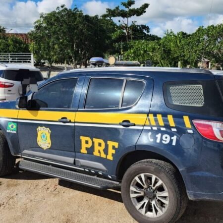 Carro furtado em Caruaru com indícios de clonagem é recuperando pela PRF