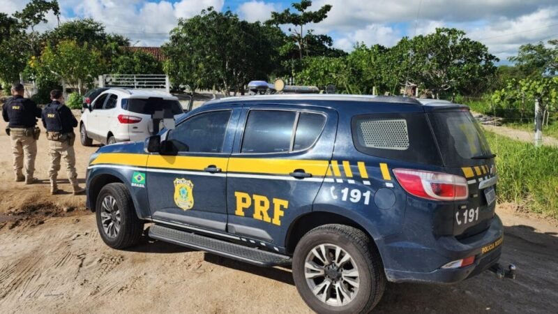 Carro furtado em Caruaru com indícios de clonagem é recuperando pela PRF