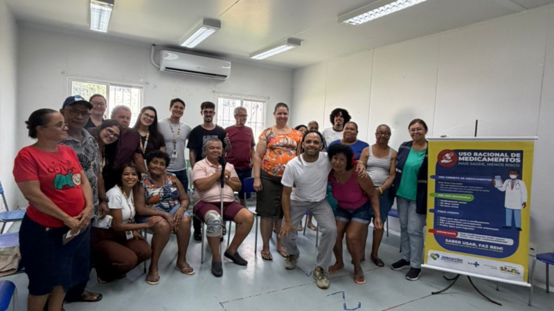 Saúde do Jaboatão reforça conscientização sobre uso correto de medicamentos durante ação na USF Jardim Guararapes