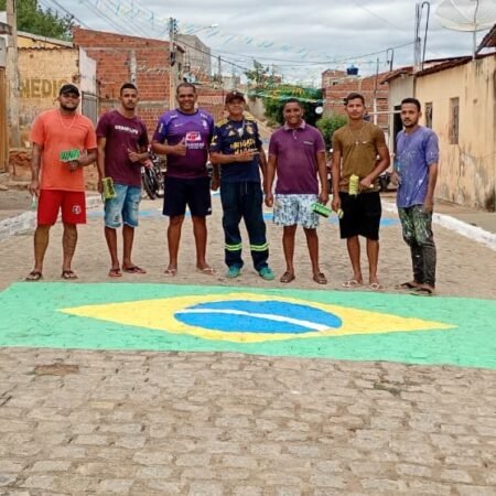 Rua Santa Terezinha no Divino Espírito Santo entra no clima da Copa do Mundo 2026 com grande decoração