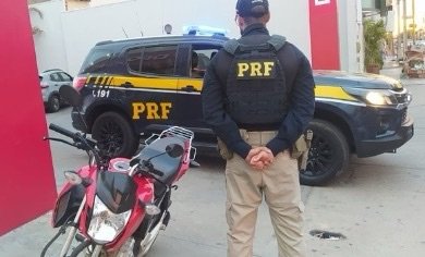 Moto roubada com placa clonada é apreendida pela PRF em Petrolina