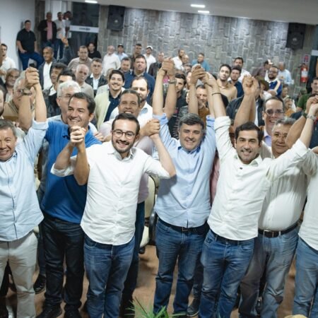 Eduardo da Fonte consolida pré-candidatura ao Senado com força maciça dos prefeitos do Agreste Meridional