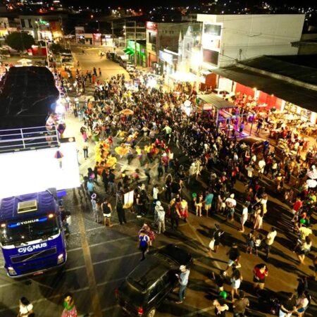 Ciclo Junino de Salgueiro começa com cortejo cultural puxado por trio elétrico