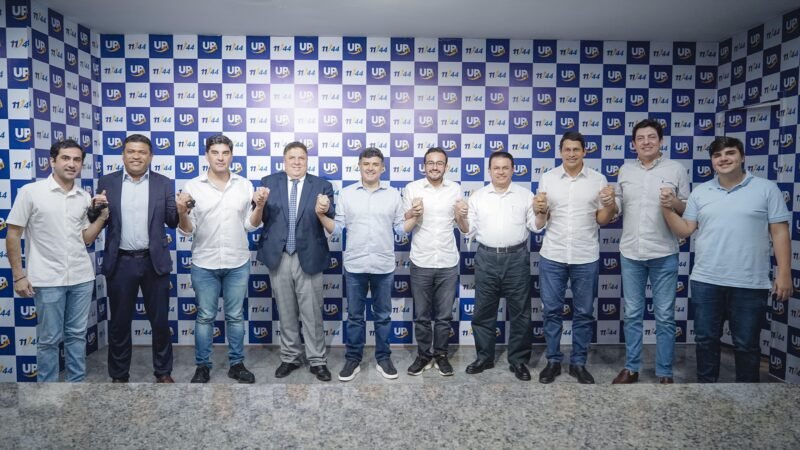 Maior bancada da Alepe se reúne para traçar estratégias para a pré-candidatura de Eduardo da Fonte ao Senado