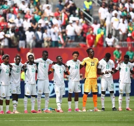 Jogos da Copa têm minuto de silêncio em homenagem às vítimas dos terremotos na Venezuela