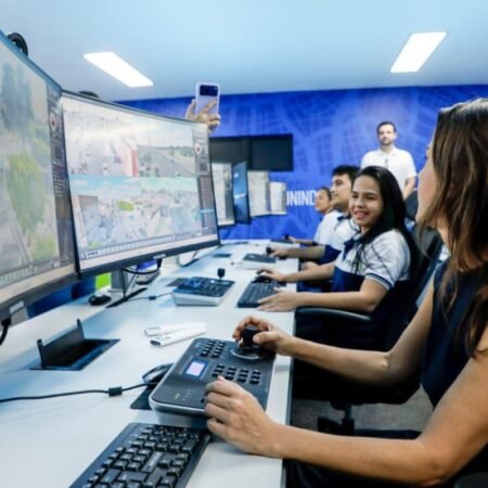 Govenadora Raquel Lyra percorre 2.800 km pelo Sertão e entrega mais de R$ 100 milhões em obras de água, educação e segurança