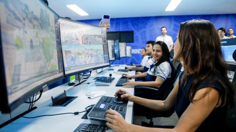 Govenadora Raquel Lyra percorre 2.800 km pelo Sertão e entrega mais de R$ 100 milhões em obras de água, educação e segurança