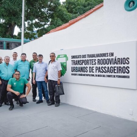 Em visita ao Sindicato dos Rodoviários, Eduardo da Fonte solicita à governadora Raquel Lyra operações policiais preventivas nos ônibus
