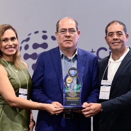 Prefeito Mano Medeiros recebe Prêmio InovaCidade por gestão de riscos e emergências em Jaboatão