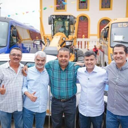 Eduardo da Fonte e Humberto Costa fazem entregas em São Benedito do Sul ao lado do prefeito Zé Baiano e Dannilo Godoy