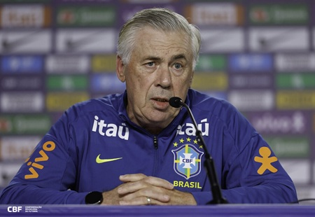 Ancelotti indica trio do Flamengo titular na estreia do Brasil na Copa