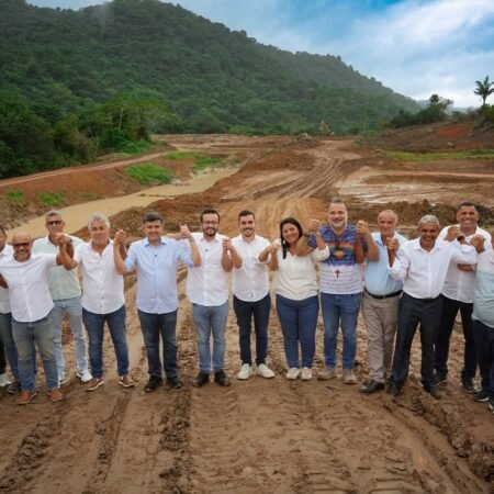 Eduardo da Fonte, ao lado de Edmilson Cupertino, visita Barragem do Engenho Pereira e parabeniza Raquel Lyra por obra que garante abastecimento de água e contenção das chuvas em Moreno e Jaboatão