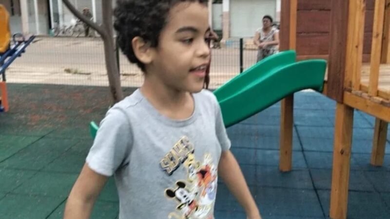 Há seis meses à espera da Justiça, família de Sussuapara faz novo apelo por tratamento de criança com autismo