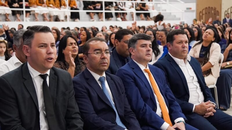 Eduardo da Fonte participa do 17º Congresso de Jovens e Adolescentes da Assembleia de Deus, em Palmares, ao lado do prefeito Júnior de Beto
