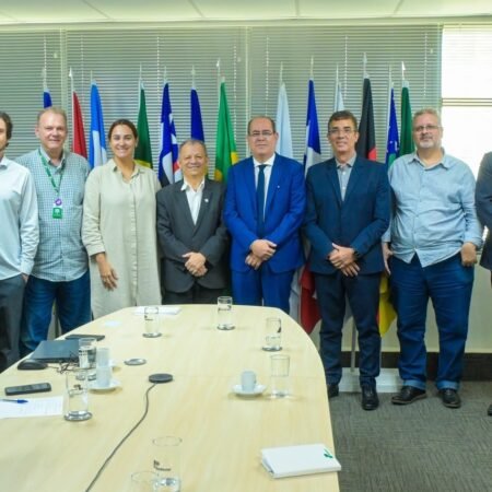 Mano Medeiros debate Reforma Tributária e desenvolvimento regional em reunião na Sudene