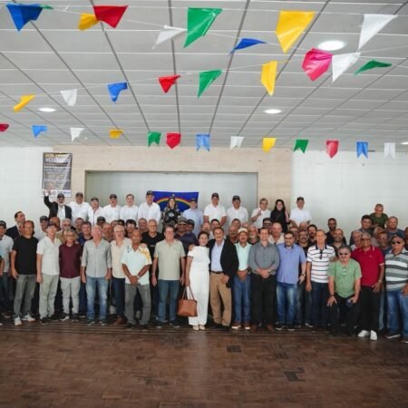 Eduardo da Fonte participa de encontro com coronéis da reserva ao lado dos deputados Clarissa e Júnior Tércio e defende Política Estadual de Saúde para policiais militares