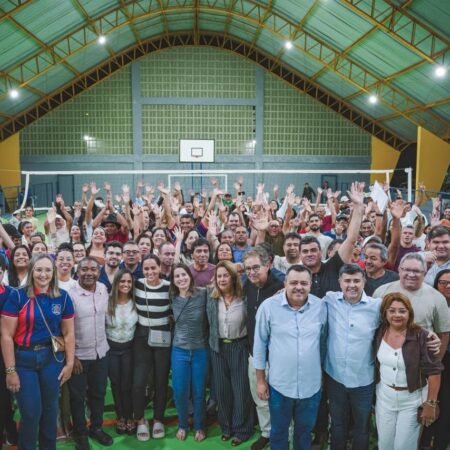 Em Macaparana, Eduardo da Fonte participa da inauguração de quadra poliesportiva ao lado do prefeito Paquinha e do deputado Antônio Moraes