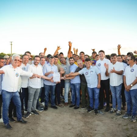 Eduardo da Fonte visita Aldeia Fulni-ô, no Agreste, e defende implantação de Casa Azul na comunidade originária