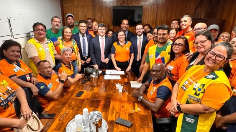 Lula e Eduardo da Fonte comemoram aprovação da PEC da aposentadoria especial dos agentes comunitários de saúde no Senado