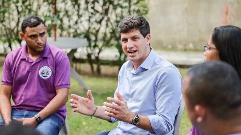 João Campos escuta demandas dos entregadores por aplicativo e defende construção conjunta de soluções