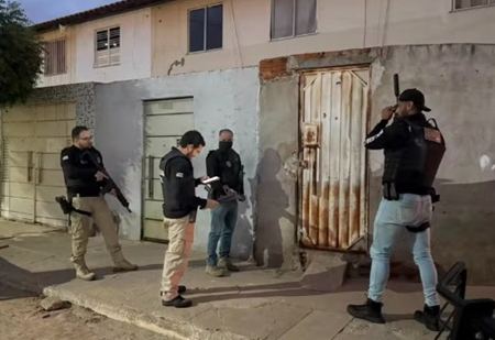 Operação contra grupo acusado de movimentar R$ 110 milhões com tráfico cumpre mandados em Salgueiro, Petrolina, Serra Talhada e cidades da Bahia