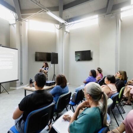 Gestoras de políticas para as mulheres concluem curso de qualificação da UPE