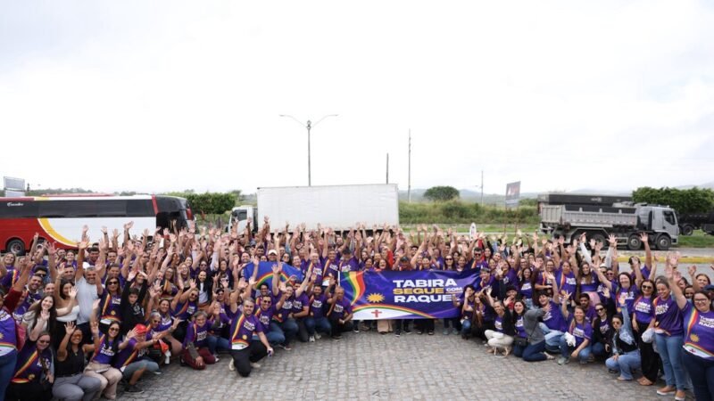Prefeito do PT, Flávio Marques leva caravana à convenção de Raquel e expõe divisão do partido no Pajeú&nbsp;