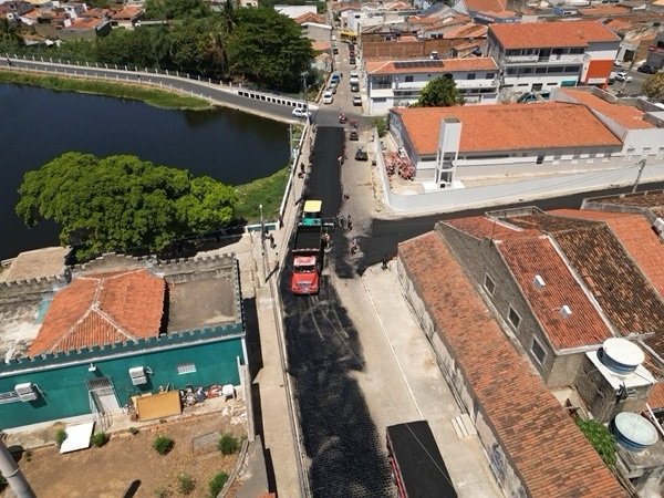 Parceria entre Prefeitura de Salgueiro e Governo de Pernambuco leva asfalto para as ruas do CVT e da Fachusc