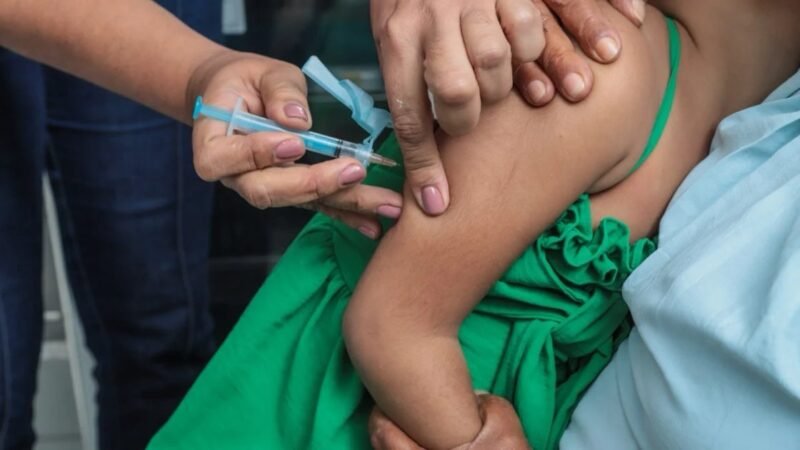 Pernambuco reforça vacinação contra sarampo após alerta de surtos fora do estado