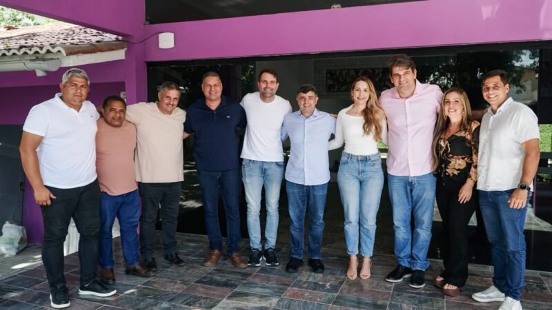 Em Carpina, Eduardo da Fonte consolida apoio dos Gouveias ao Senado ao lado da prefeita Eduarda, do deputado Marcelo Gouveia e do futuro deputado federal Gustavo Gouveia
