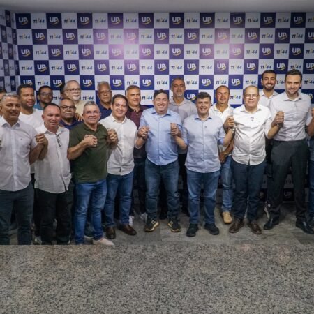 Prefeito de Jaboatão, Mano Medeiros, junto com o presidente da câmara de vereadores, Getúlio de Belém, declara apoio a Eduardo da Fonte para o Senado Federal