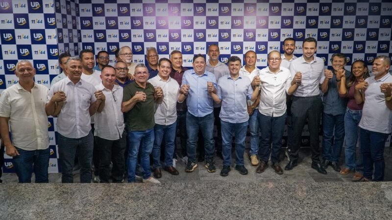 Prefeito de Jaboatão, Mano Medeiros, junto com o presidente da câmara de vereadores, Getúlio de Belém, declara apoio a Eduardo da Fonte para o Senado Federal