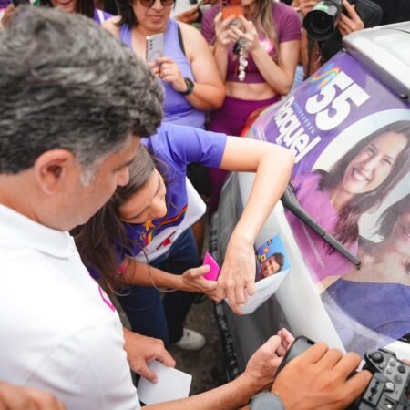 Ao lado da governadora Raquel Lyra, Eduardo da Fonte abre campanha ao Senado com megaadesivaço no Recife